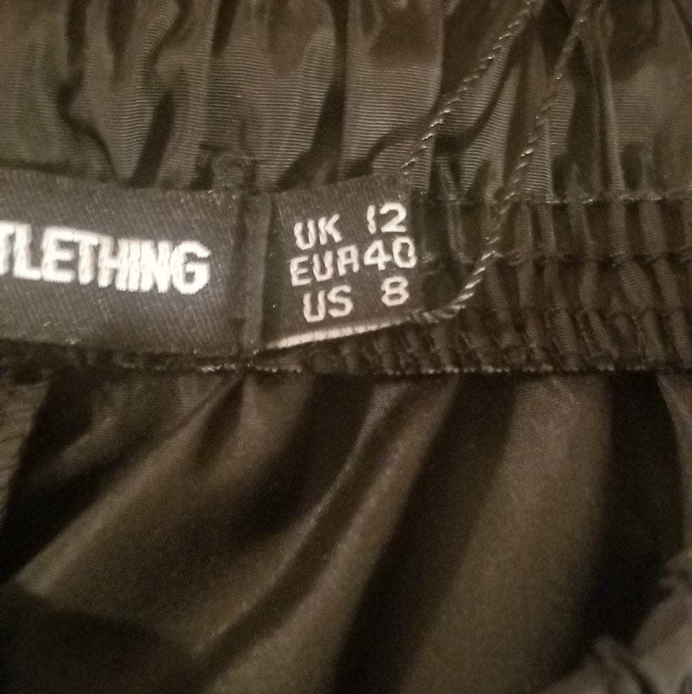 Shorts - Picture 6 of 7